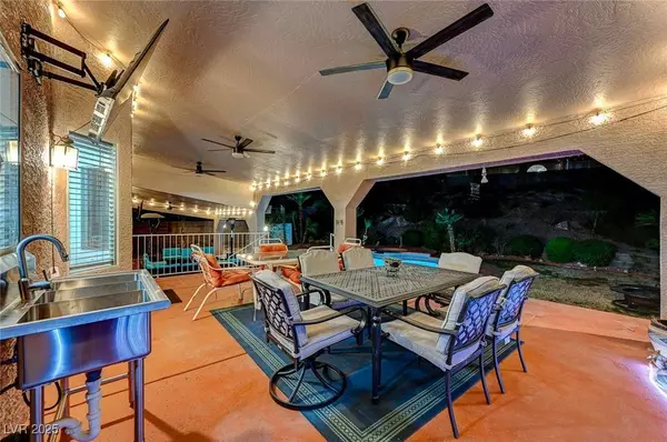 2813 Via Avanti Street, Henderson, NV 89074