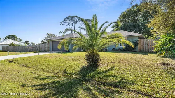 529 Wicker RD SW, Palm Bay, FL 32908