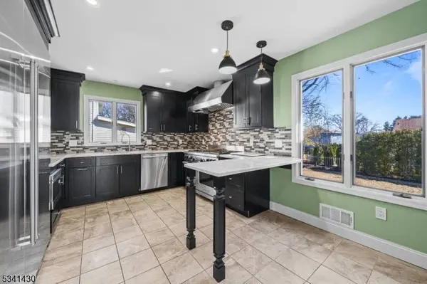 33 Normandy Rd, Clifton City, NJ 07013