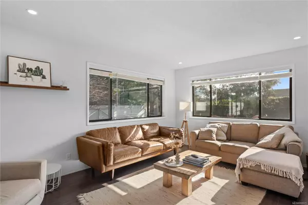 702 Camas Way, Parksville, BC V9P 1E4