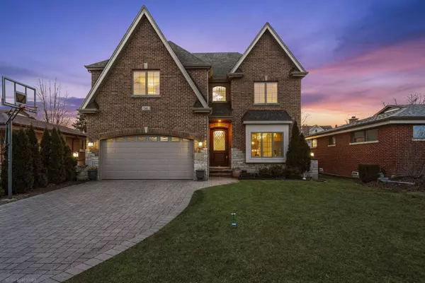 742 S Fairfield Avenue, Elmhurst, IL 60126