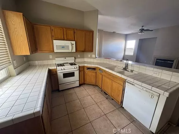 1890 N Arrowhead AVE, Rialto, CA 92376