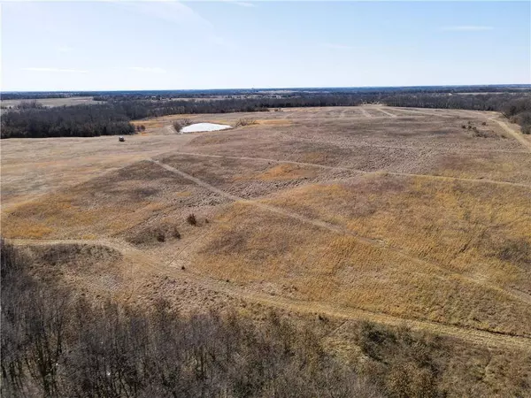 E 240th LN, Coffey, MO 64636