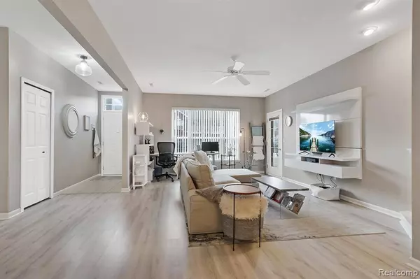 29508 Nottingham Court, Livonia, MI 48152