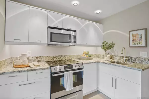 7555 Linda Vista Rd #11, San Diego, CA 92111