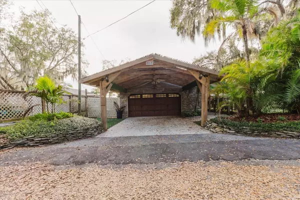 680 GEORGE ST S, Tarpon Springs, FL 34688