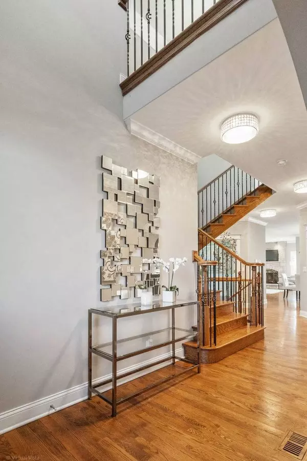 742 S Fairfield Avenue, Elmhurst, IL 60126