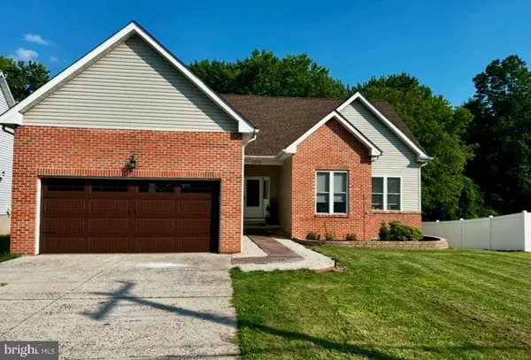 2912 DIXON AVE, Bristol, PA 19007