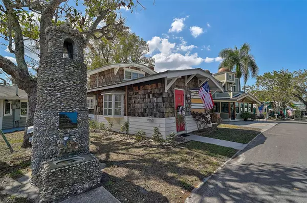 44 BRADEN CASTLE DR, Bradenton, FL 34208