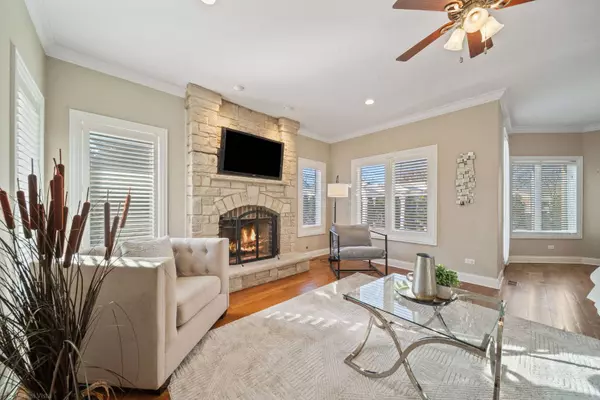 742 S Fairfield Avenue, Elmhurst, IL 60126