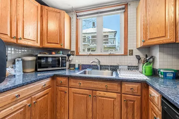 16 Circuit St, Medford, MA 02155