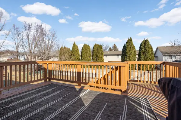 9647 Hale Avenue S, Cottage Grove, MN 55016