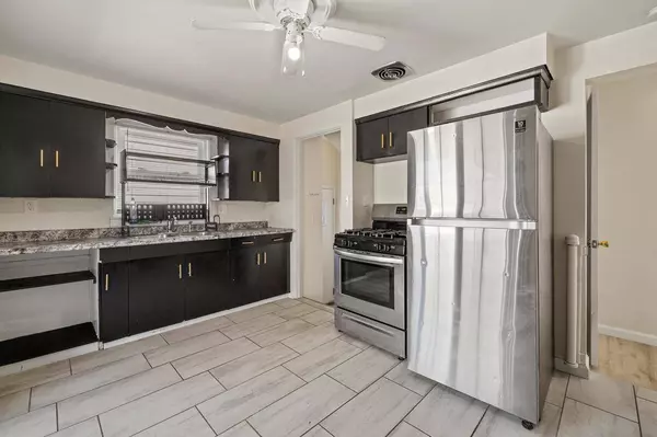 2008 28th STREET, Kenosha, WI 53140