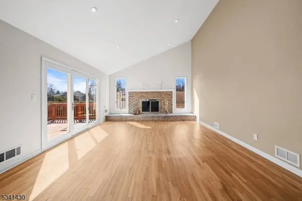 33 Normandy Rd, Clifton City, NJ 07013