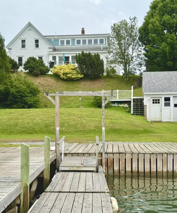 232 Ash Point RD, Harpswell, ME 04079
