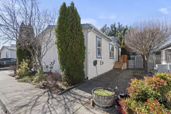 2552 Thorn Oak DR #SPC 19, Medford, OR 97501