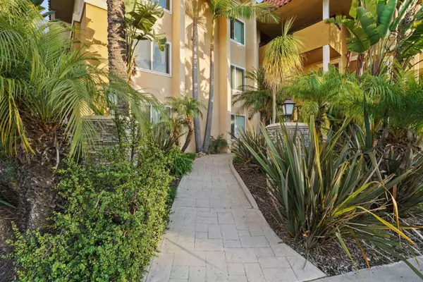 7555 Linda Vista Rd #11, San Diego, CA 92111