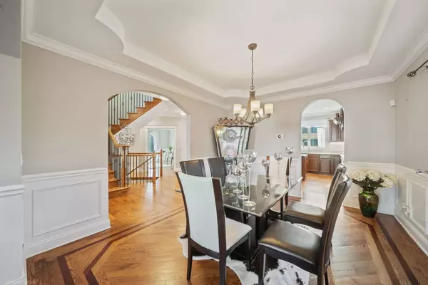 742 S Fairfield Avenue, Elmhurst, IL 60126