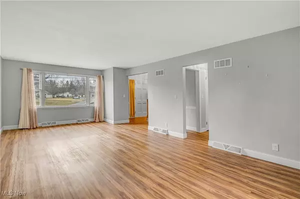 454 Arbor CIR, Liberty, OH 44505