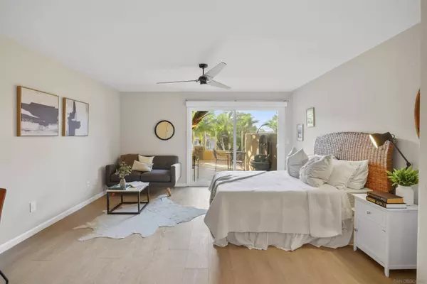 7555 Linda Vista Rd #11, San Diego, CA 92111