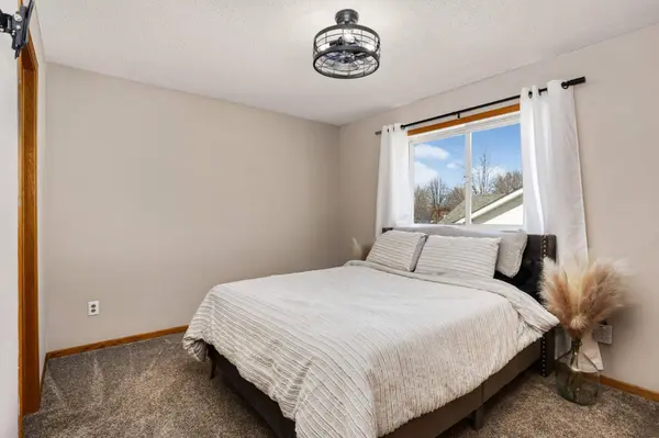 9647 Hale Avenue S, Cottage Grove, MN 55016