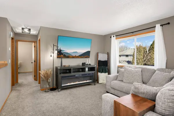 9647 Hale Avenue S, Cottage Grove, MN 55016