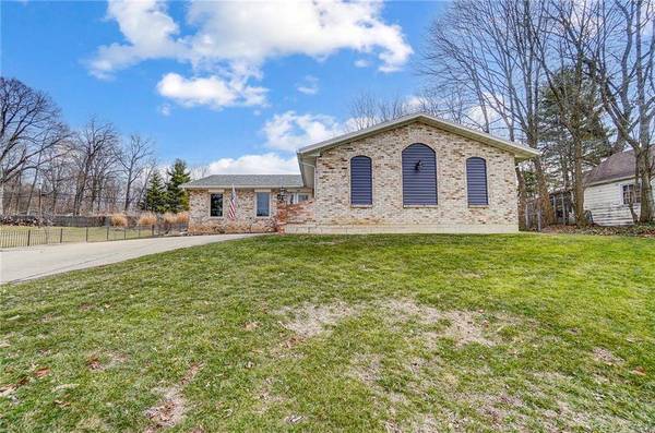 1542 Woods Drive, Beavercreek, OH 45432
