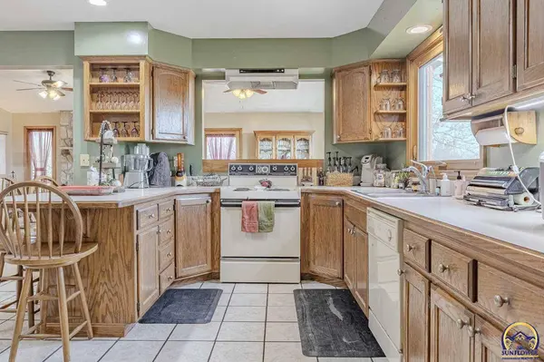 25777 Sunflower CT, Paxico, KS 66526