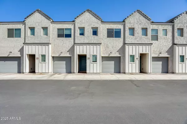 2228 W HARMONT Drive, Phoenix, AZ 85021