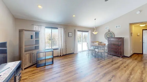 31768 Newport Curve, Lindstrom, MN 55045