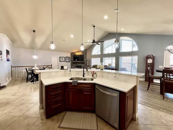 5198 Little ship ST, Osage Beach, MO 65065