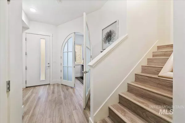 2767 W Stewart Ave, Boise, ID 83702