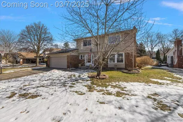 2455 BROWNING Drive, Lake Orion, MI 48360