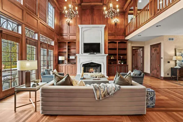 11611 N Canterbury, Mequon, WI 53092