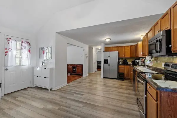 94 Bishop Rd, Fitchburg, MA 01420