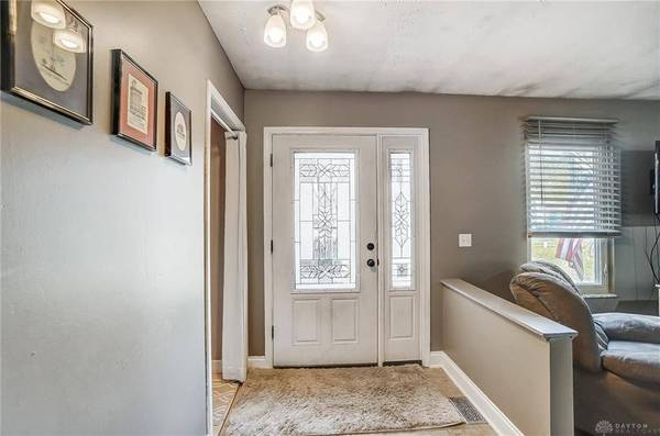 1542 Woods Drive, Beavercreek, OH 45432