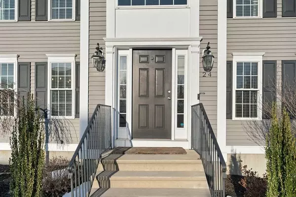 24 Autumn Gate Circle, Millbury, MA 01527