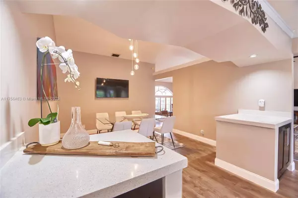 8822 NW 45th St, Coral Springs, FL 33065