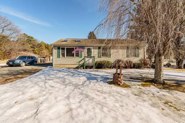 17 Mason St, Palmer, MA 01069