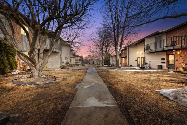 W169N11520 Biscayne Dr Unit 9, Germantown, WI 53022