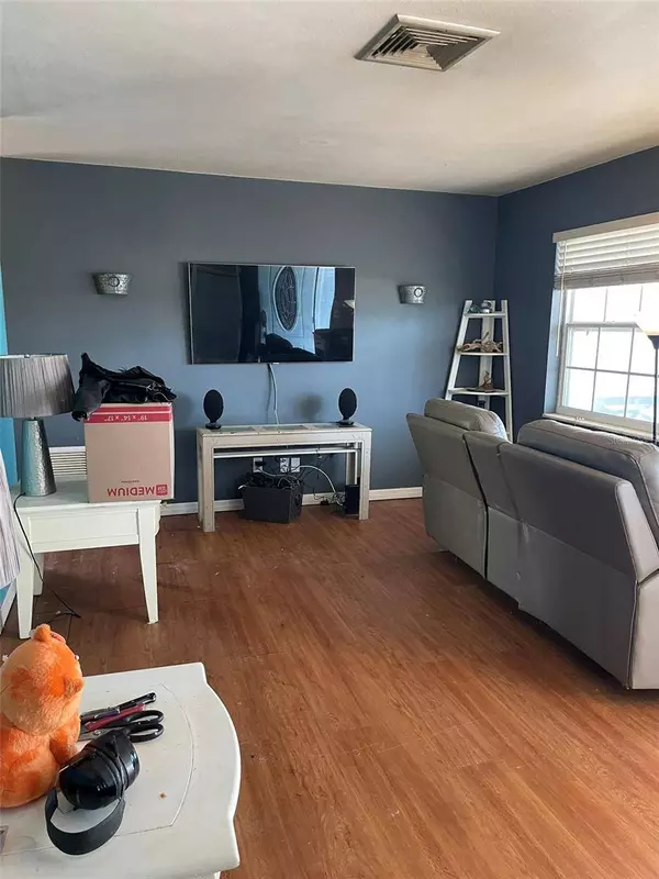 3855 43RD TER N, St Petersburg, FL 33714