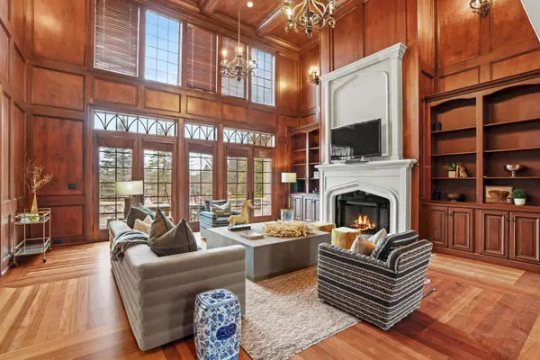 11611 N Canterbury, Mequon, WI 53092