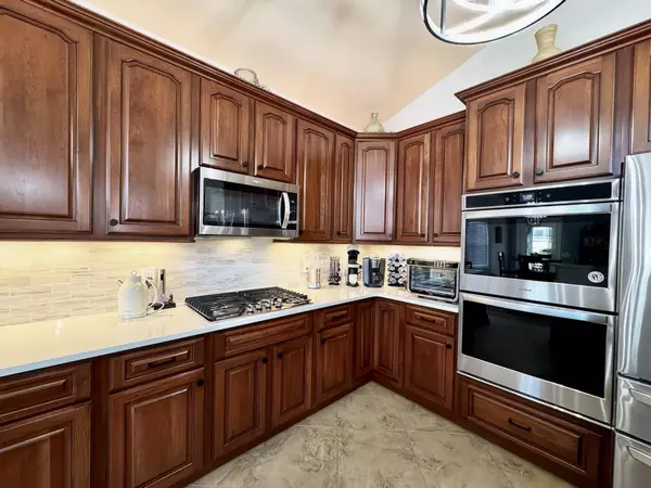 5198 Little ship ST, Osage Beach, MO 65065