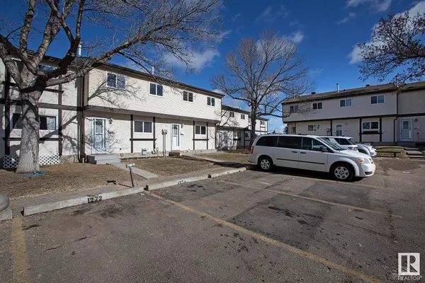 1270 LAKEWOOD RD W NW, Edmonton, AB T6K 3P2