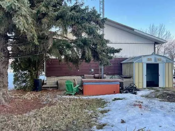 4702 51 ST, Forestburg, AB T0B 1N0