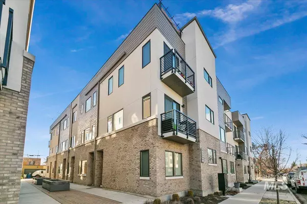 2767 W Stewart Ave, Boise, ID 83702