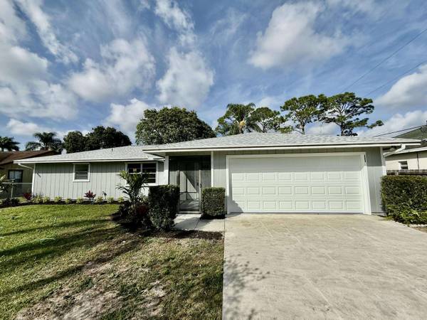 522 NW Grenada ST, Port Saint Lucie, FL 34983