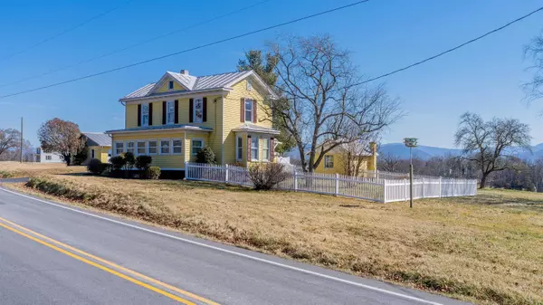436 E POINT RD, Elkton, VA 22827