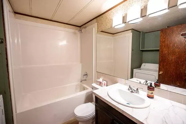 5132 51 ST, Caroline, AB T0M 0M0