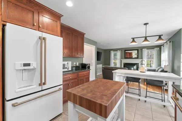 6 Linda Way, Bellingham, MA 02019